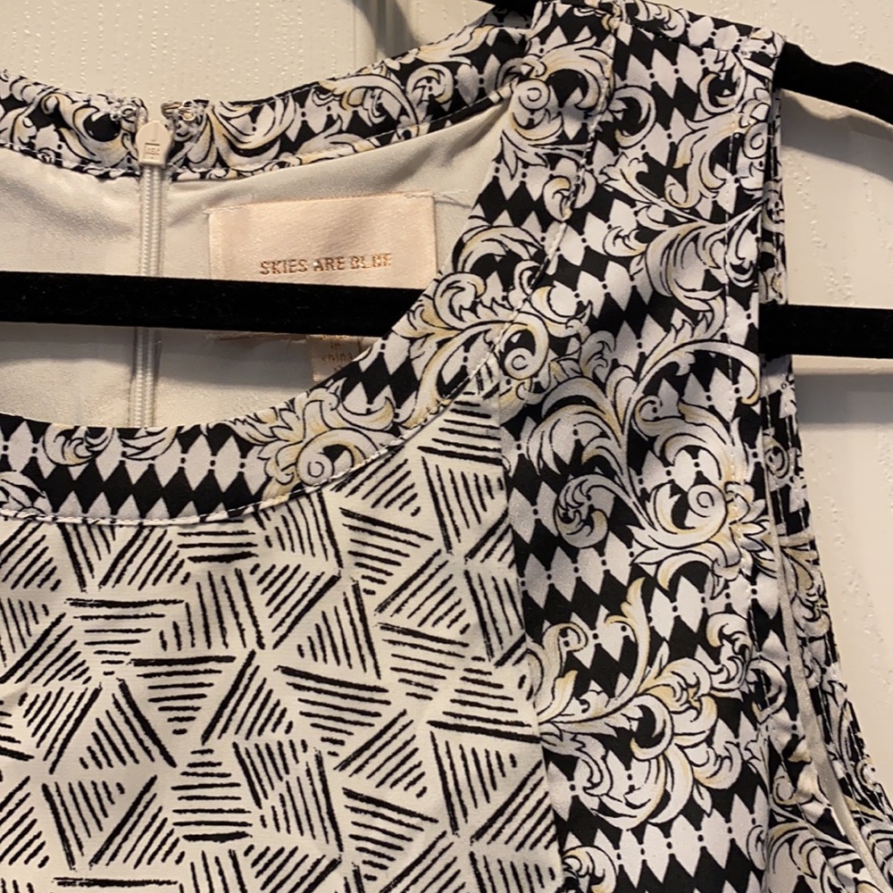 Sleeveless shift dress - Picture 4 of 5